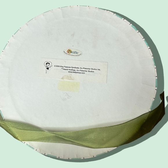 Vintage Betty Boop Green Stripe Daisy Round Paper Storage Box W/Ribbon Handle - Picture 7 of 7